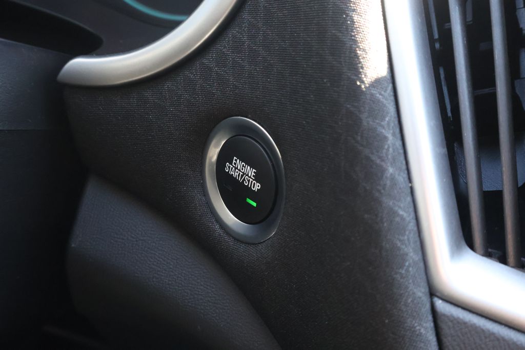 Thumbnail: 2025 Chevrolet Malibu - 26