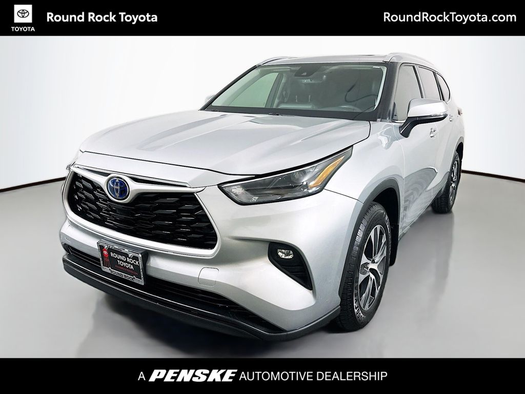 Thumbnail: 2022 Toyota Highlander - 1
