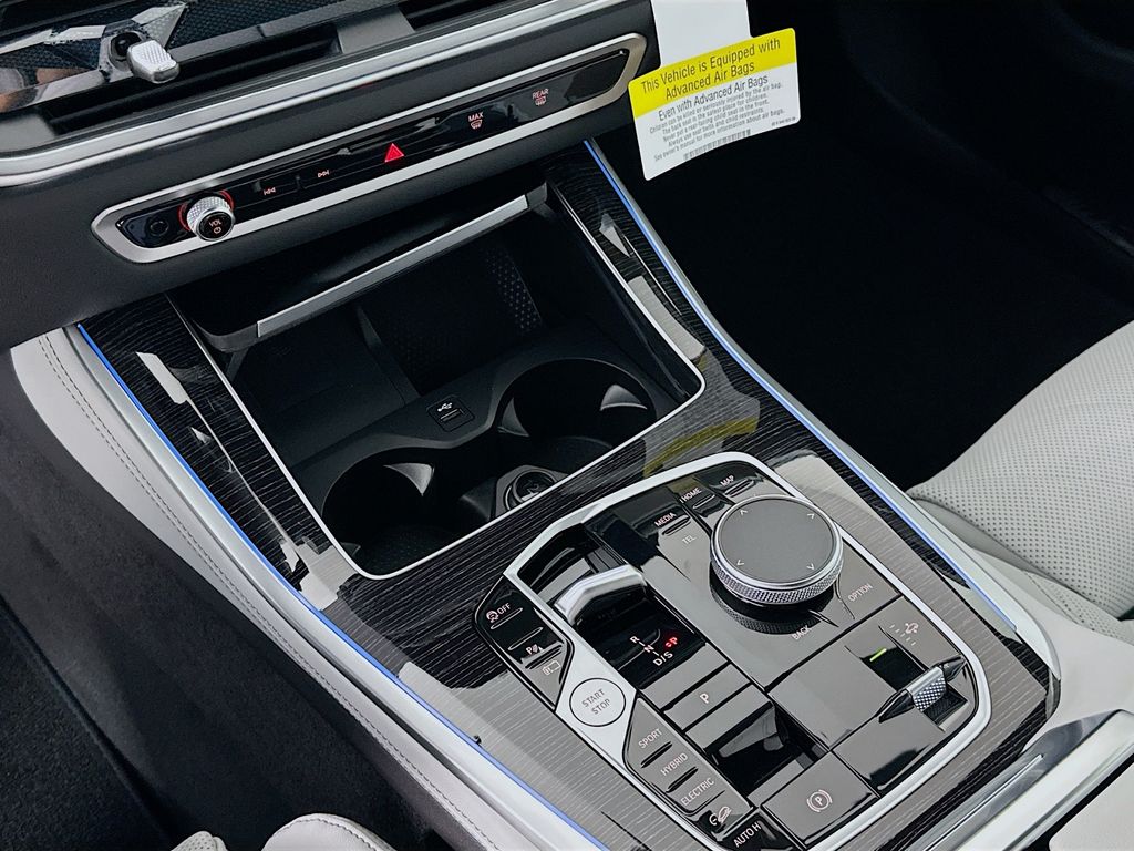 Thumbnail: 2026 BMW X5 - 15