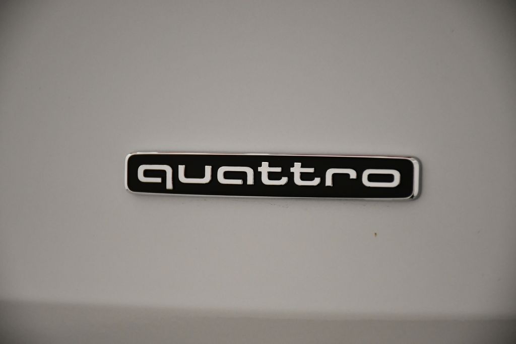 Thumbnail: 2025 Audi Q3 - 10