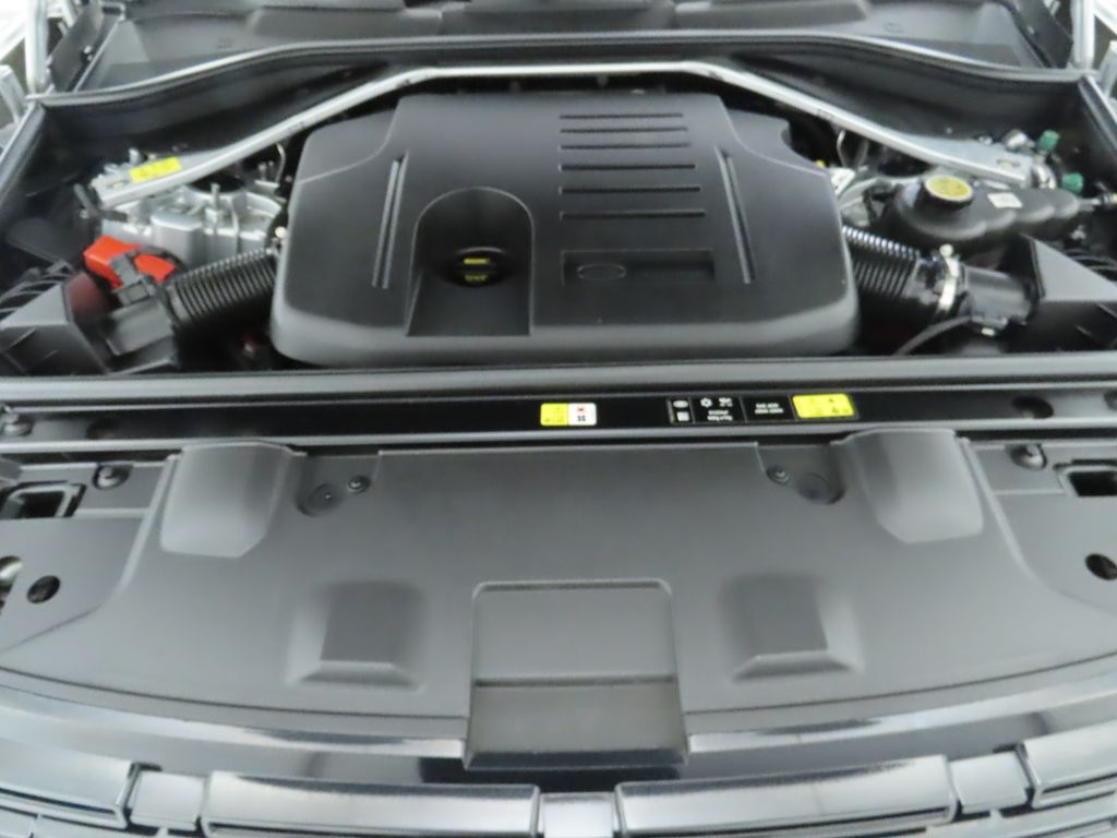 2023 Land Rover Range Rover SE 30