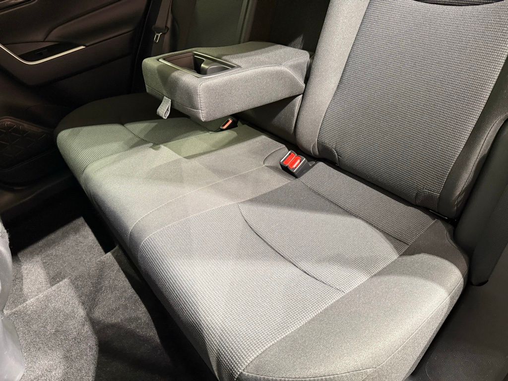 2024 Toyota RAV4 LE 19