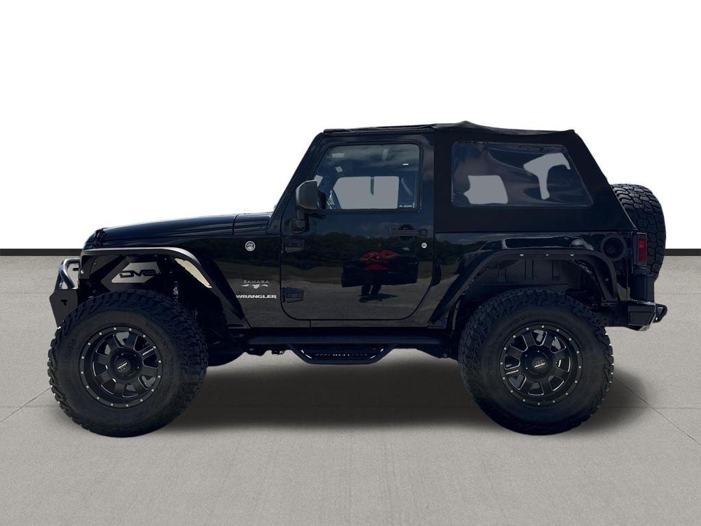 2017 Jeep Wrangler Sahara - 9