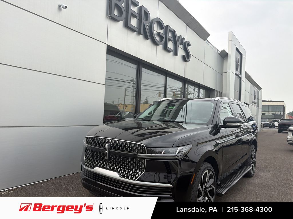 Infinite Black Metallic Clearcoat 2027 Lincoln Navigator SUV / Crossover Four-Wheel Drive Automatic