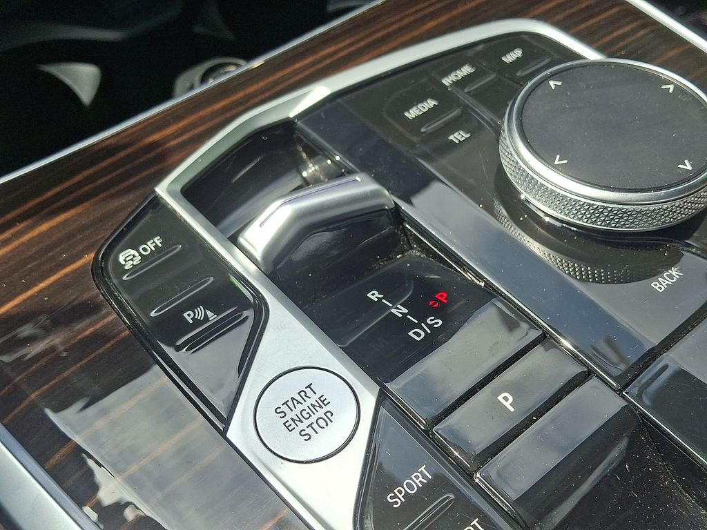 Thumbnail: 2026 BMW X5 - 15