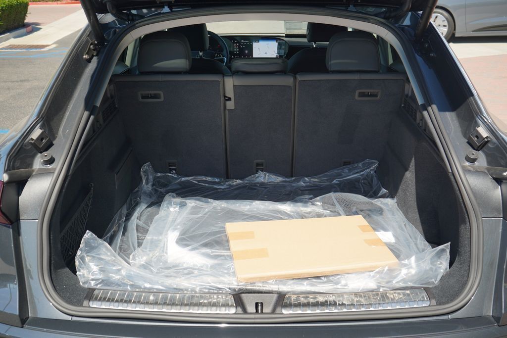 Thumbnail: 2025 Audi Q5 - 11