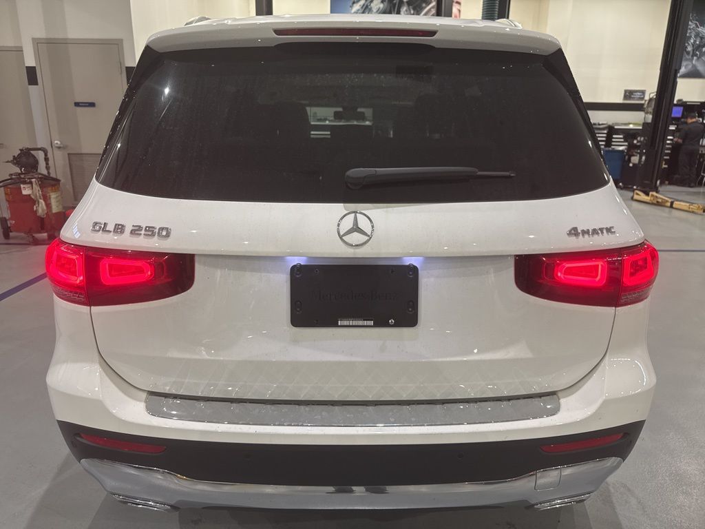 Thumbnail: 2023 Mercedes-Benz GLB - 5