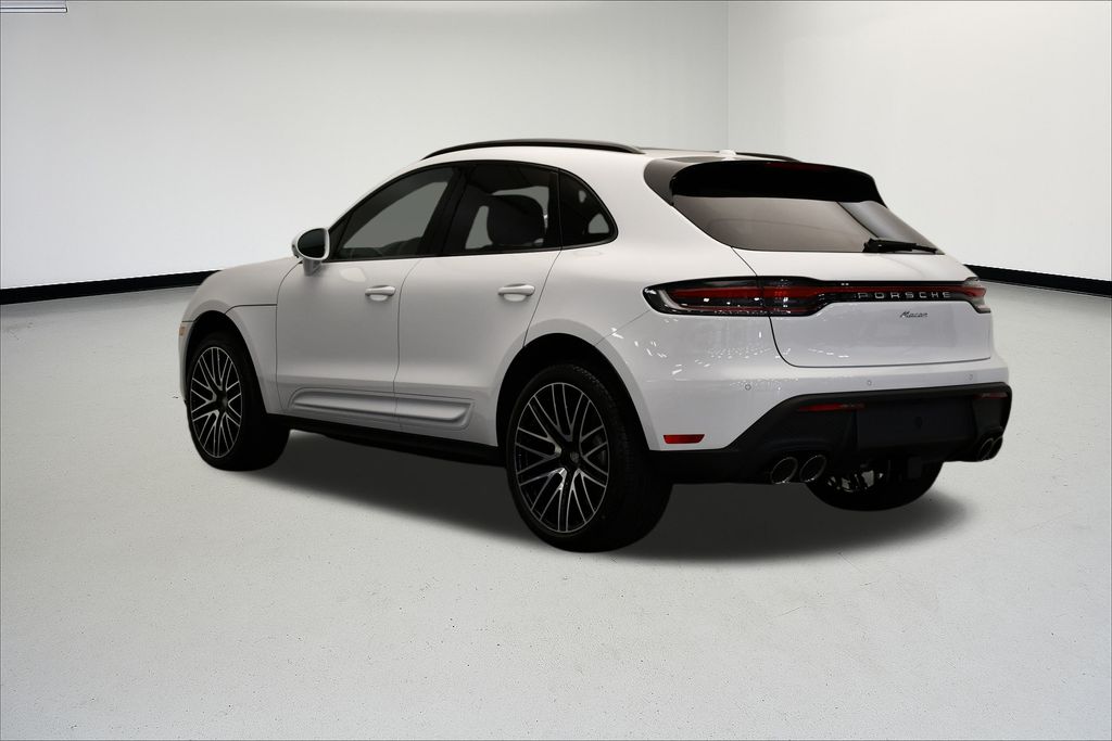 Thumbnail: 2025 Porsche Macan - 3