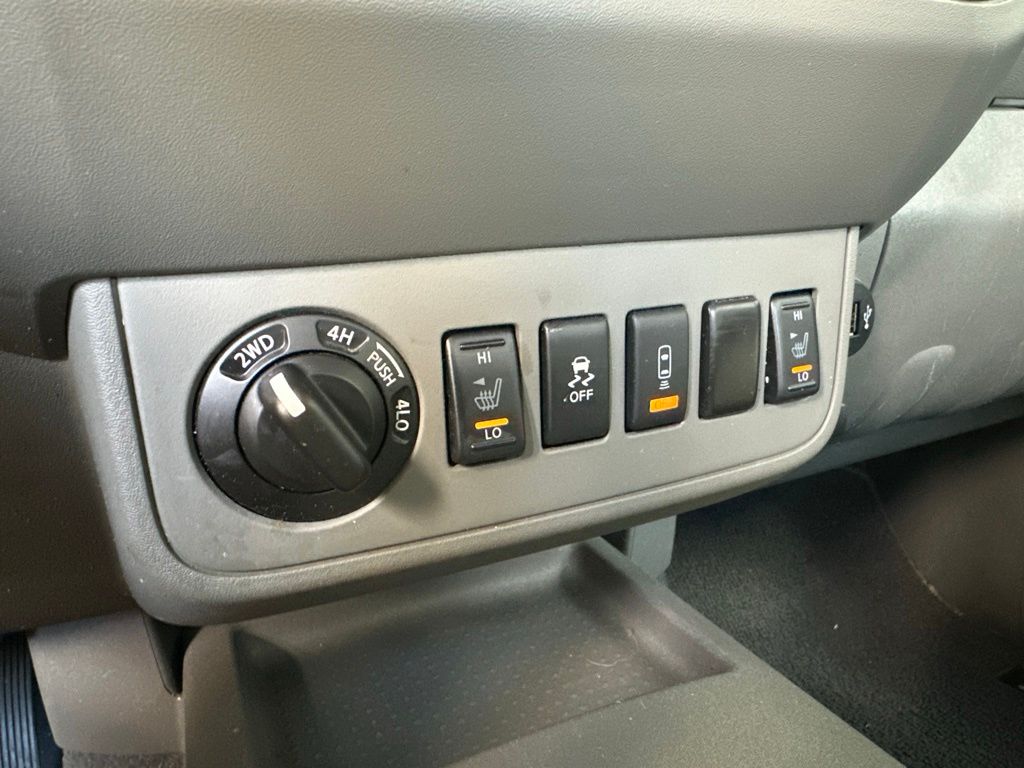 Photo 3 of 2020 Nissan Frontier SV