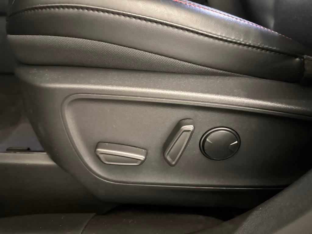 2025 Ford Escape ST-Line photo 18