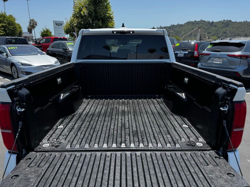 2025 Toyota Tacoma TRD Off-Road Double Cab photo 11