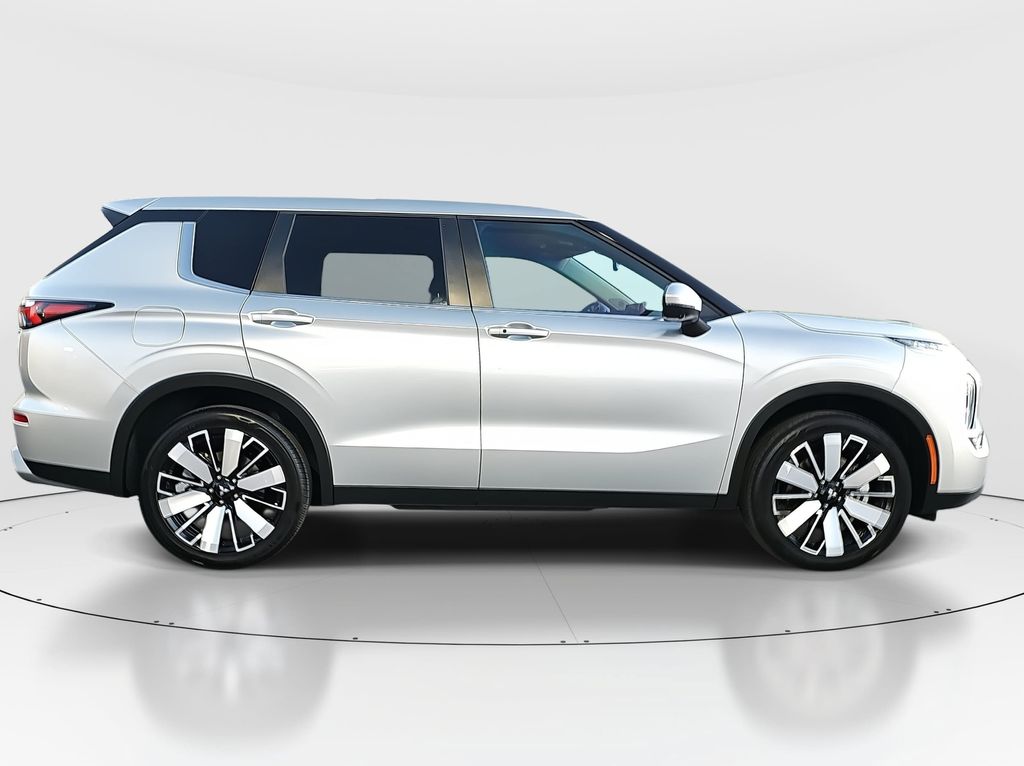 Used 2025 Mitsubishi Outlander SUV