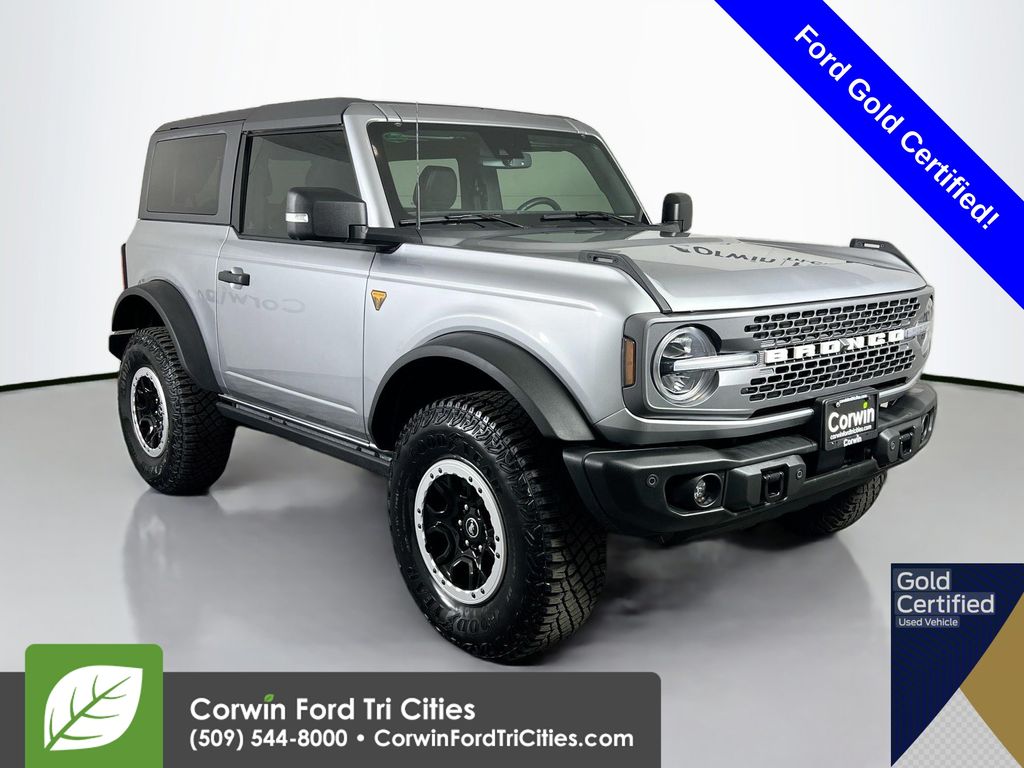 Iconic Silver Metallic 2023 Ford Bronco Badlands Advanced 2-Door 4WD SUV / Crossover Four-Wheel Drive Automatic