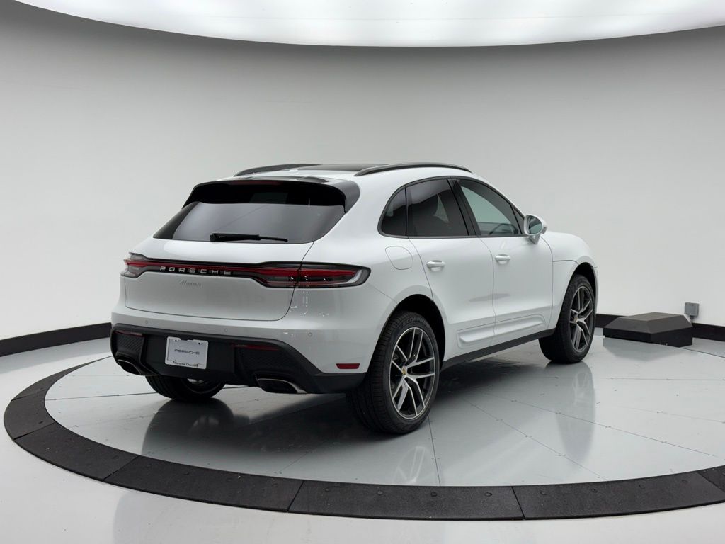 2025 Porsche Macan  9