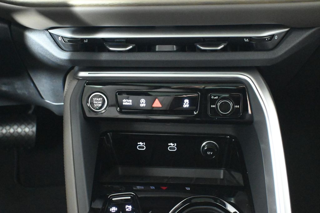 Thumbnail: 2025 Audi Q5 - 18