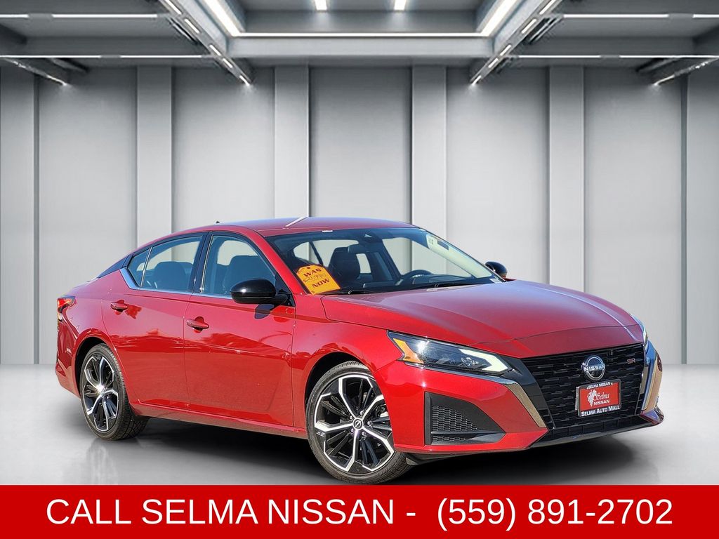 Red (Scarlet) 2024 Nissan Altima 2.5 SR FWD Sedan Front-Wheel Drive Continuously Variable Transmission