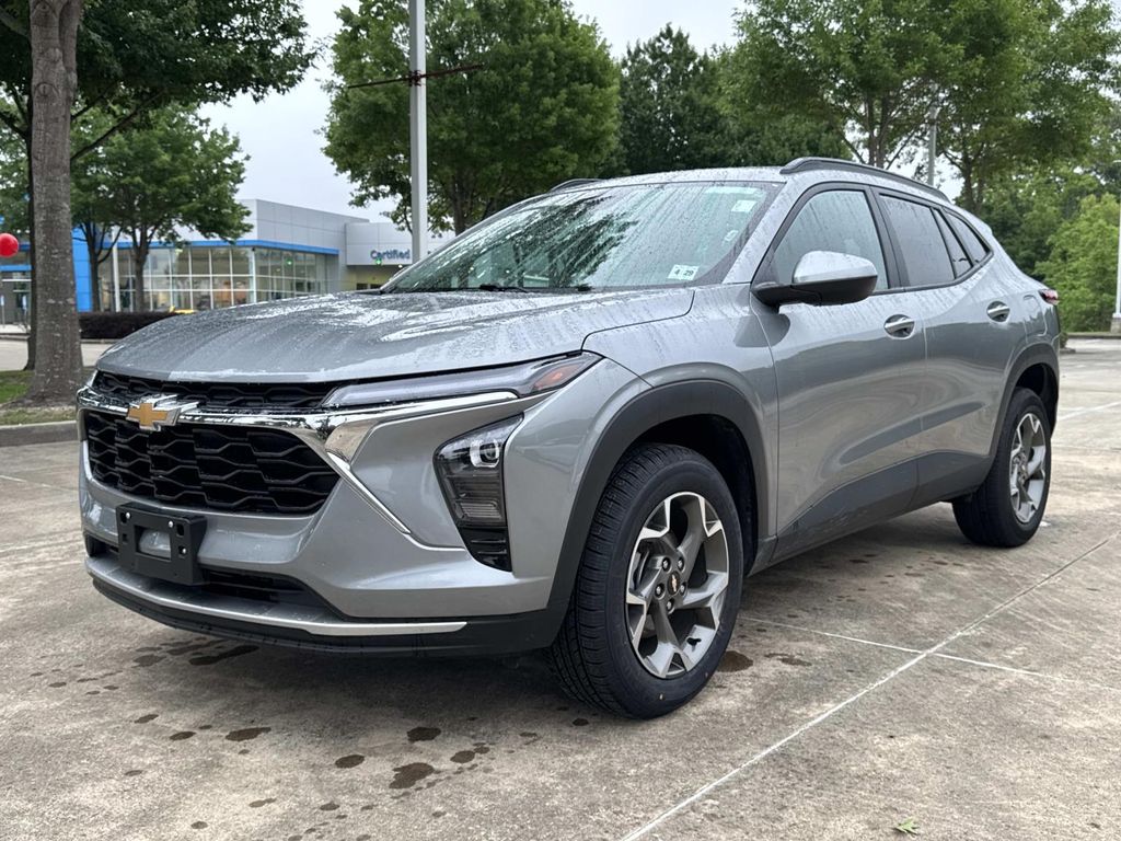 2025 Chevrolet Trax LT