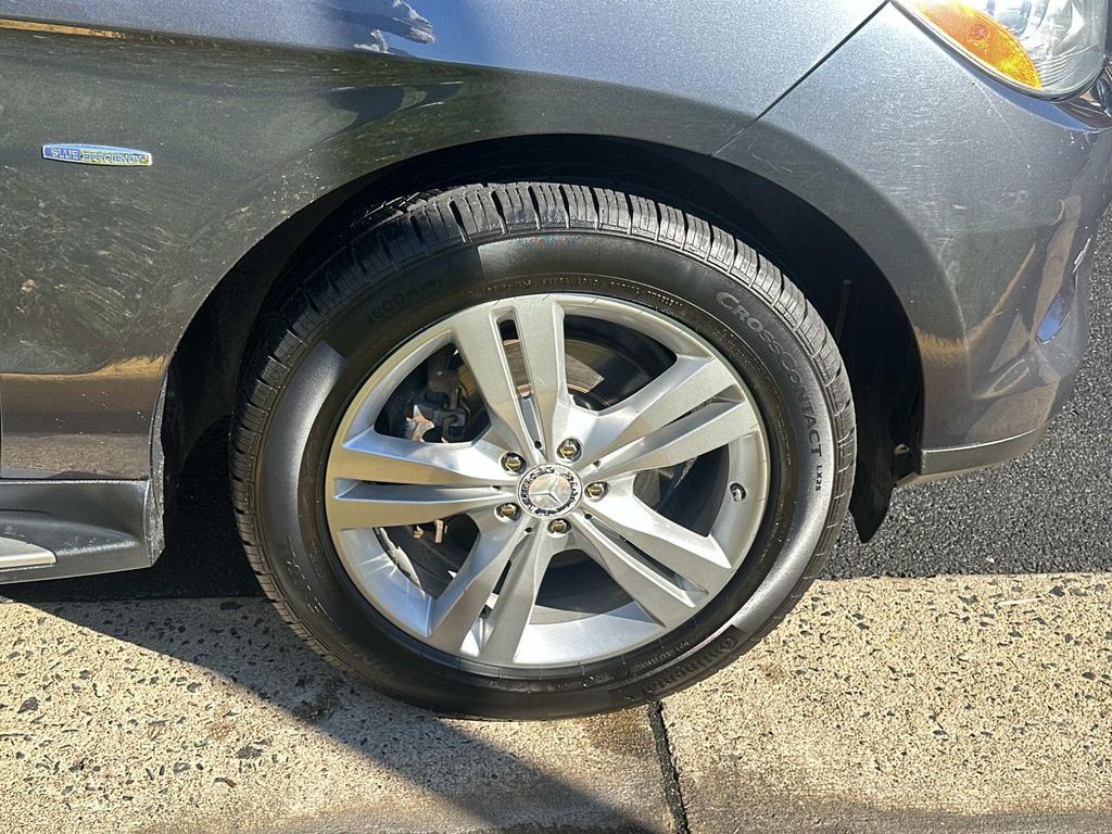 Thumbnail: 2012 Mercedes-Benz M-Class - 17