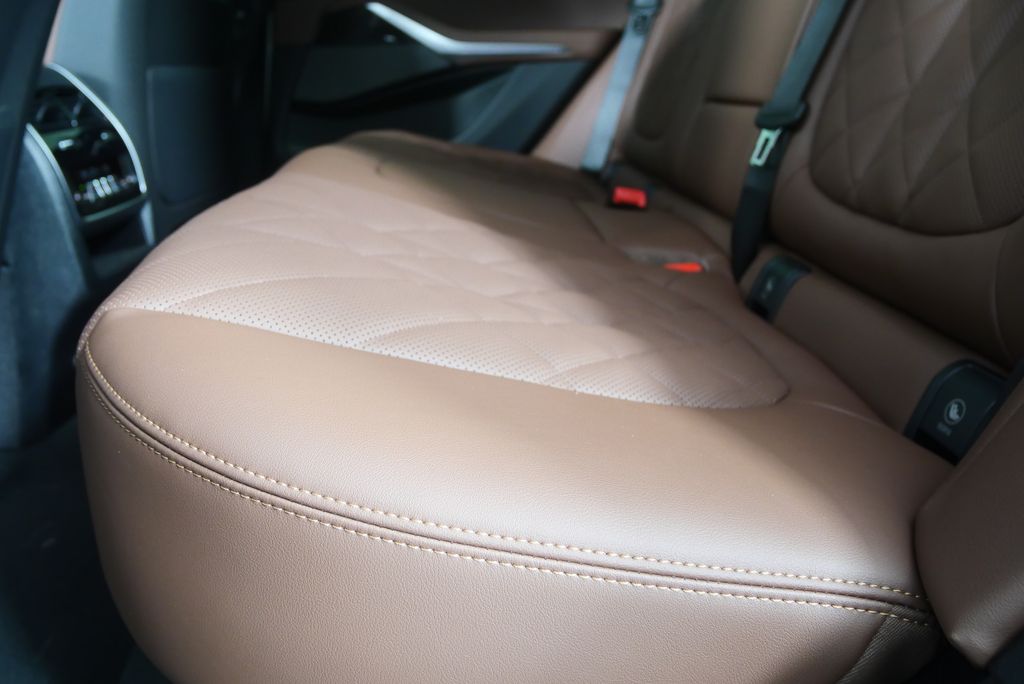 Thumbnail: 2026 BMW X5 - 15