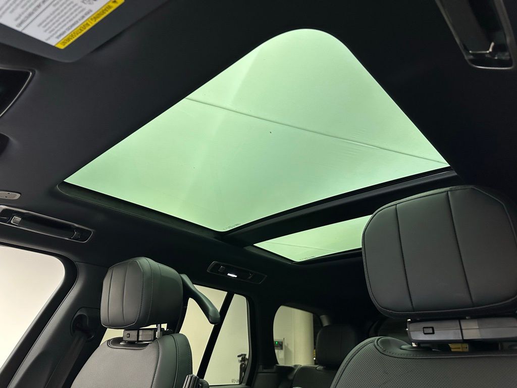 Thumbnail: 2025 Land Rover Range Rover - 11