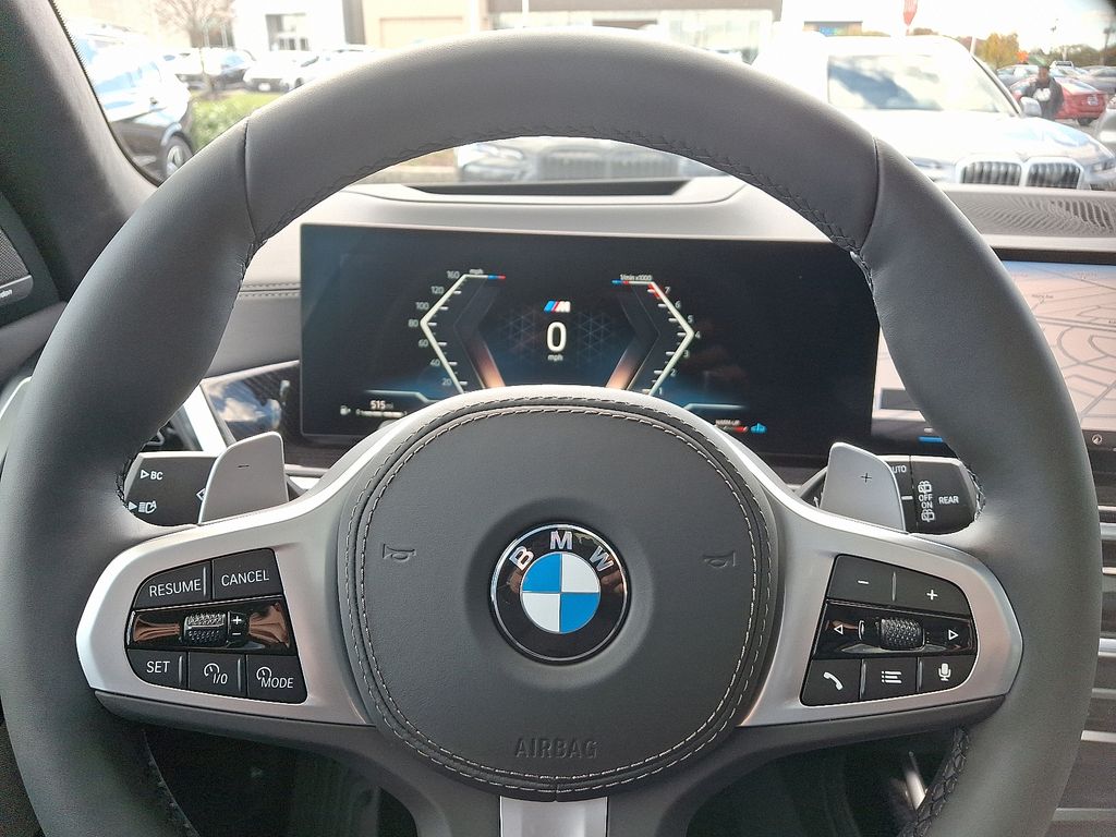 Thumbnail: 2026 BMW X7 - 9