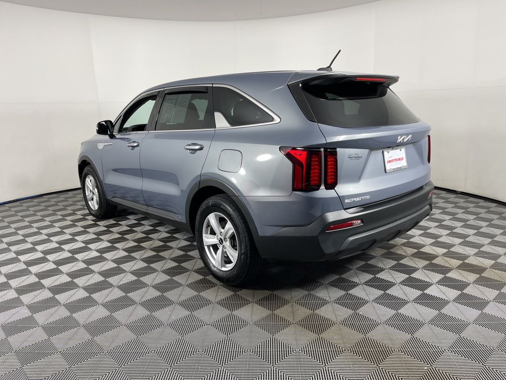 Thumbnail: 2023 Kia Sorento - 12