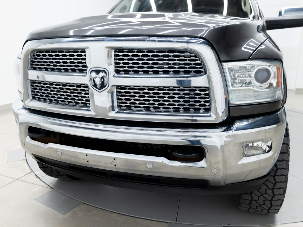 2018 Granite Crystal Metallic Clearcoat Ram 2500 Laramie 4X4 Truck