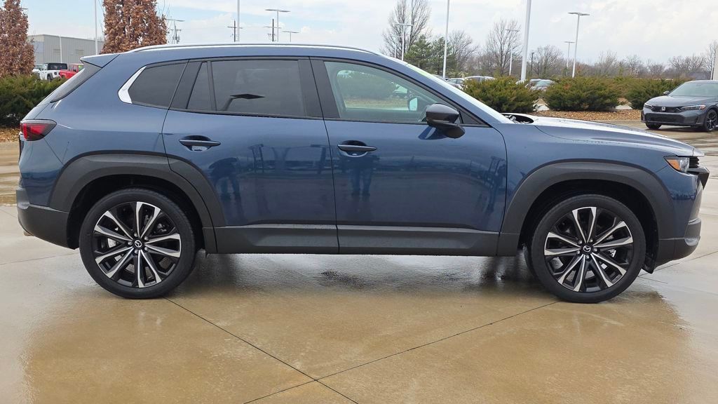 View vehicle photo 6