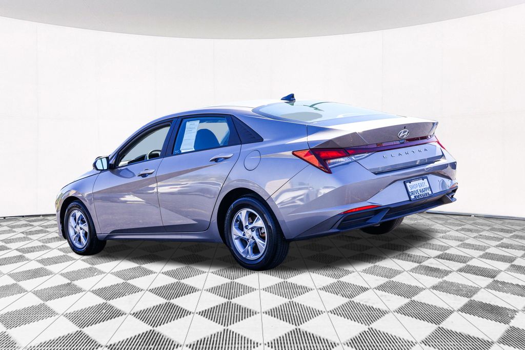 2022 Hyundai Elantra SE 10