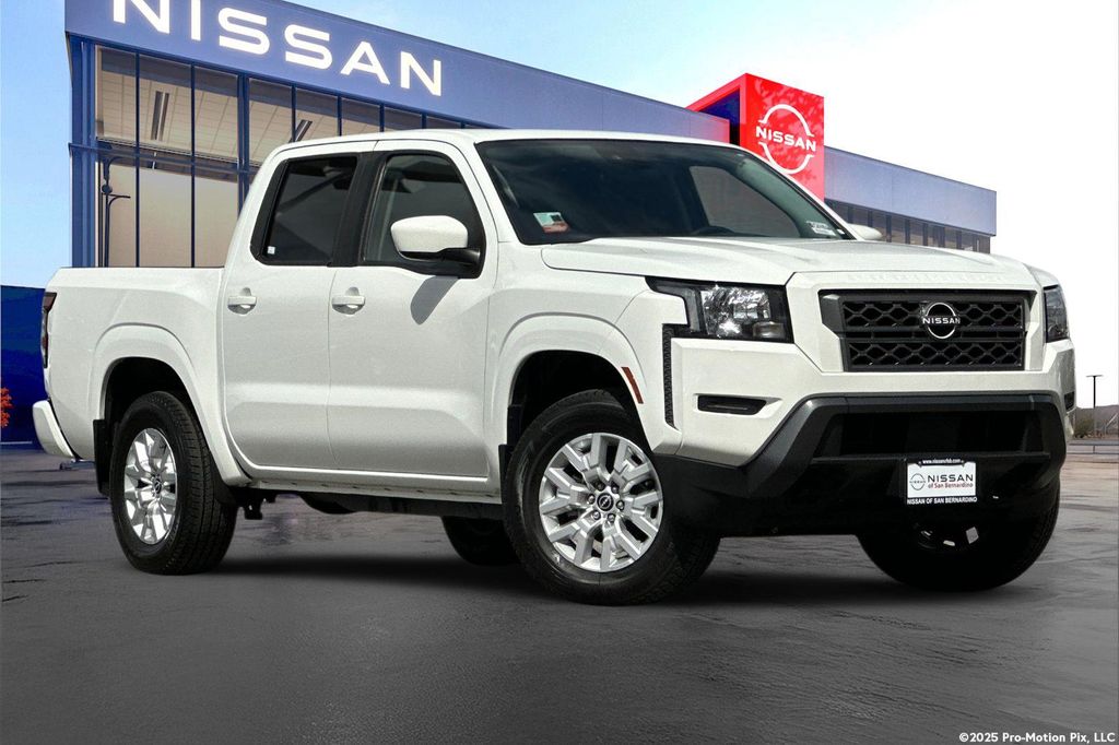 2023 Nissan Frontier SV Crew Cab 4X4 SWB's photo