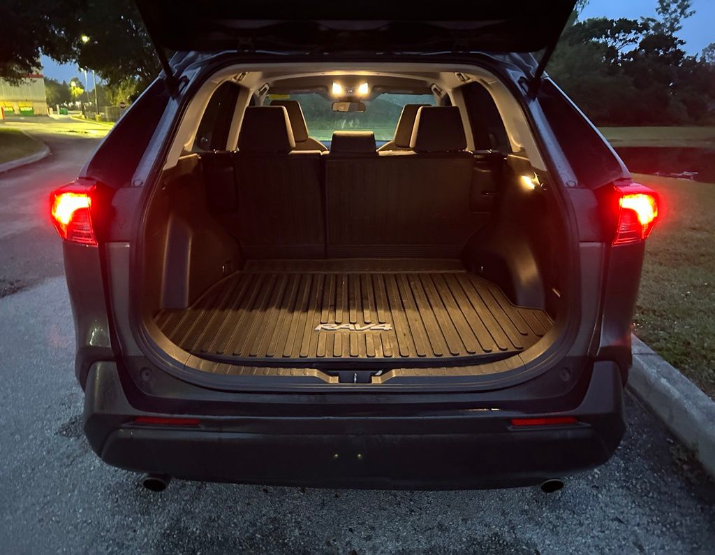 Thumbnail: 2019 Toyota RAV4 - 10