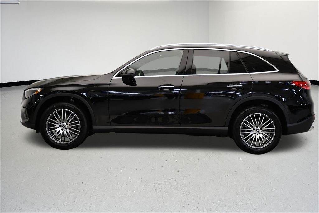 Thumbnail: 2025 Mercedes-Benz GLC - 2