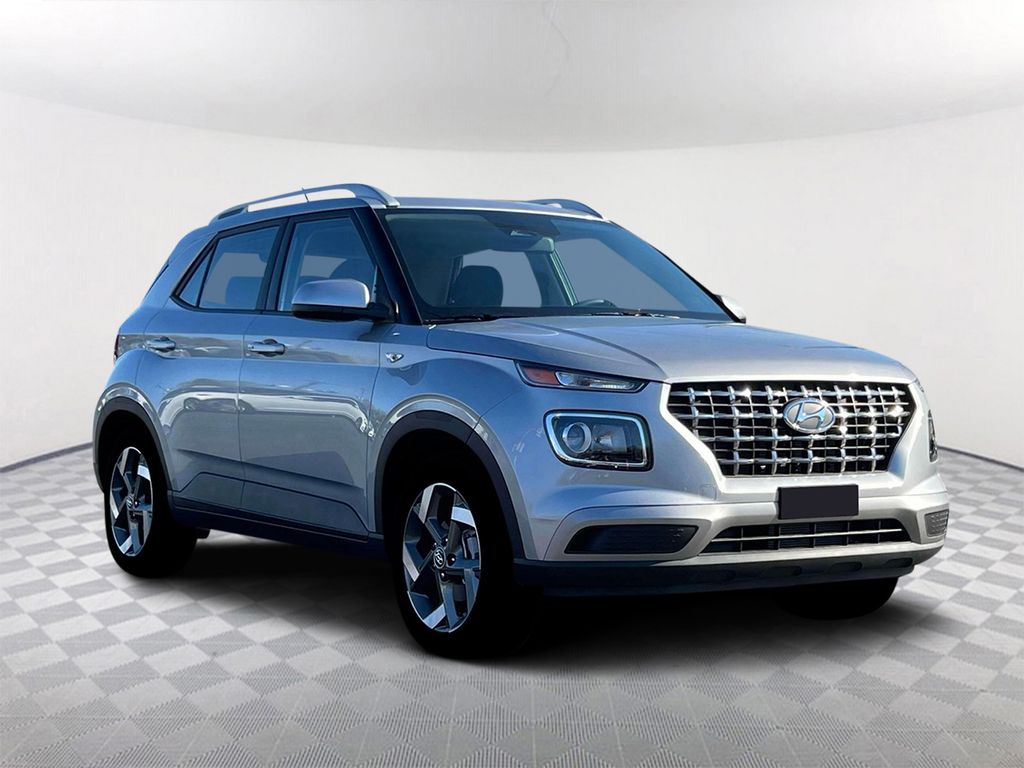 2025 Hyundai Venue SEL - 2