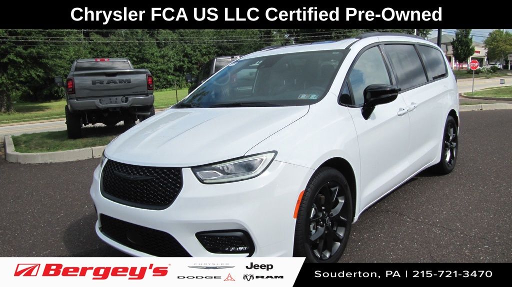 Bright White Clearcoat 2026 Chrysler Pacifica Minivan Front-Wheel Drive 9-Speed Automatic