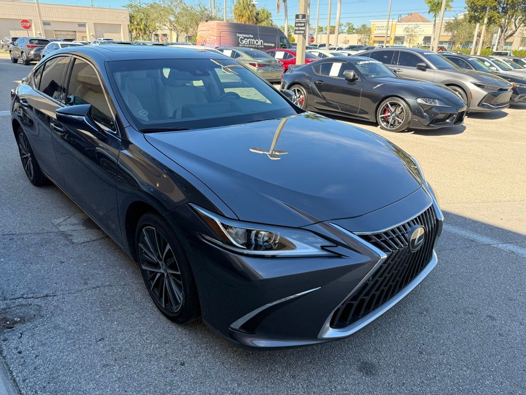 2023 Lexus ES Hybrid 300h FWD