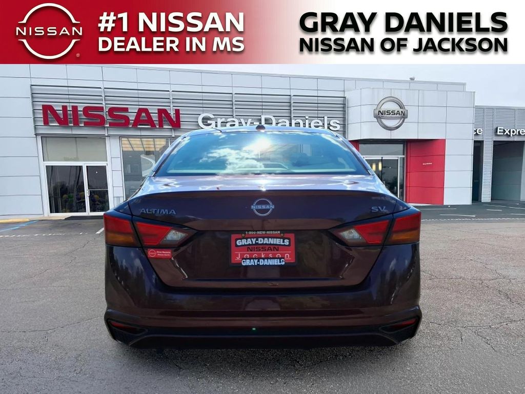 Used 2024 Nissan Altima Sedan