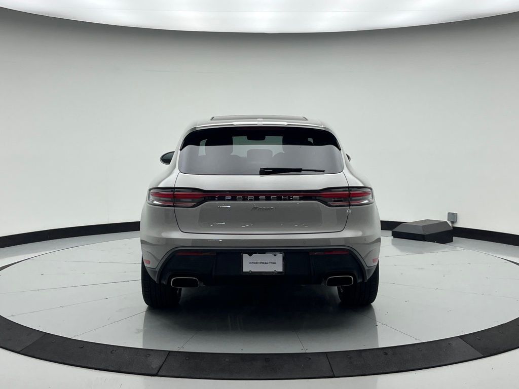 Thumbnail: 2026 Porsche Macan - 10