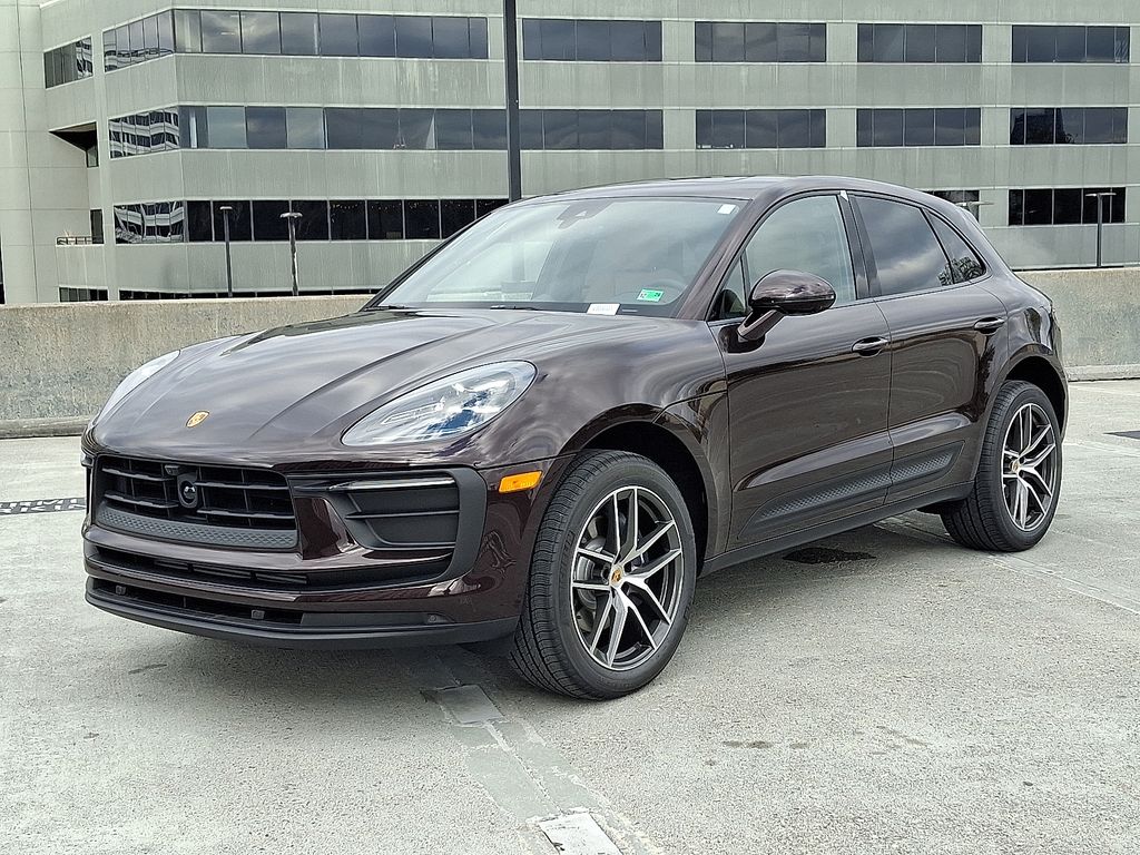 Thumbnail: 2026 Porsche Macan - 1