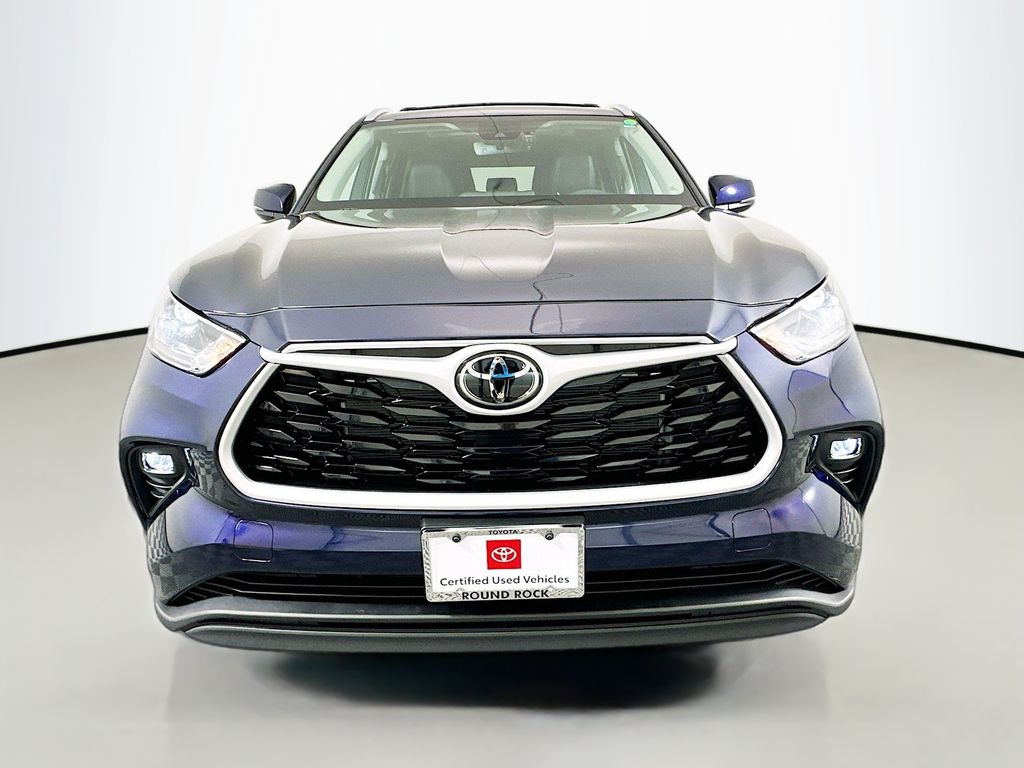 2025 Toyota Highlander XLE 2