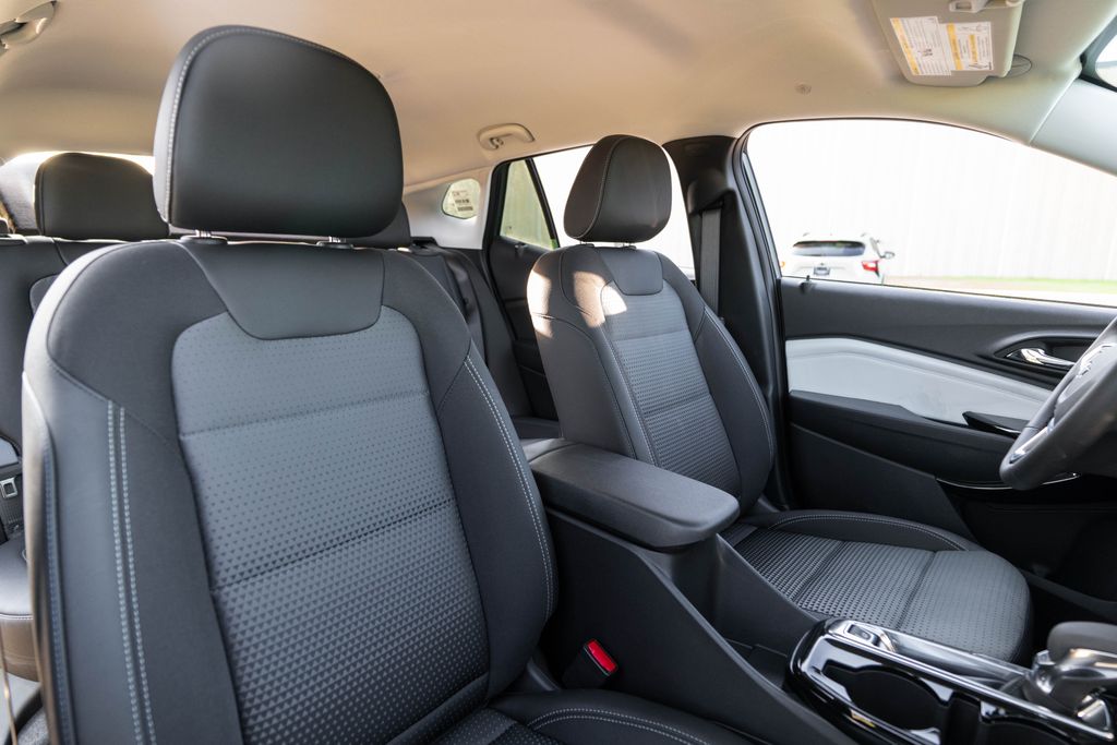 2026 Chevrolet Trax LT - Photo 13