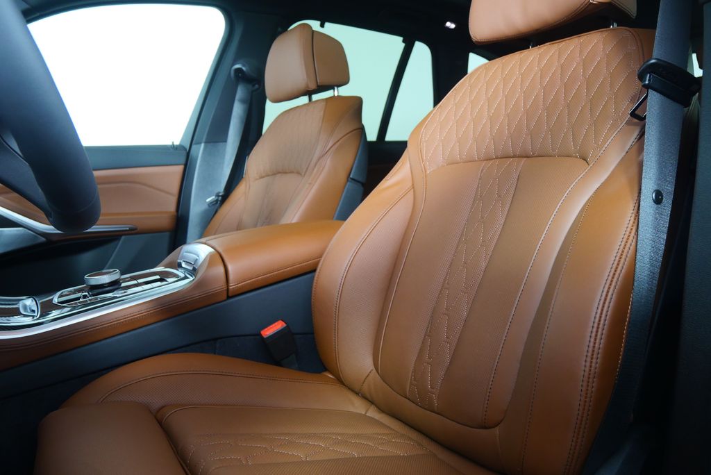 Thumbnail: 2026 BMW X5 - 11