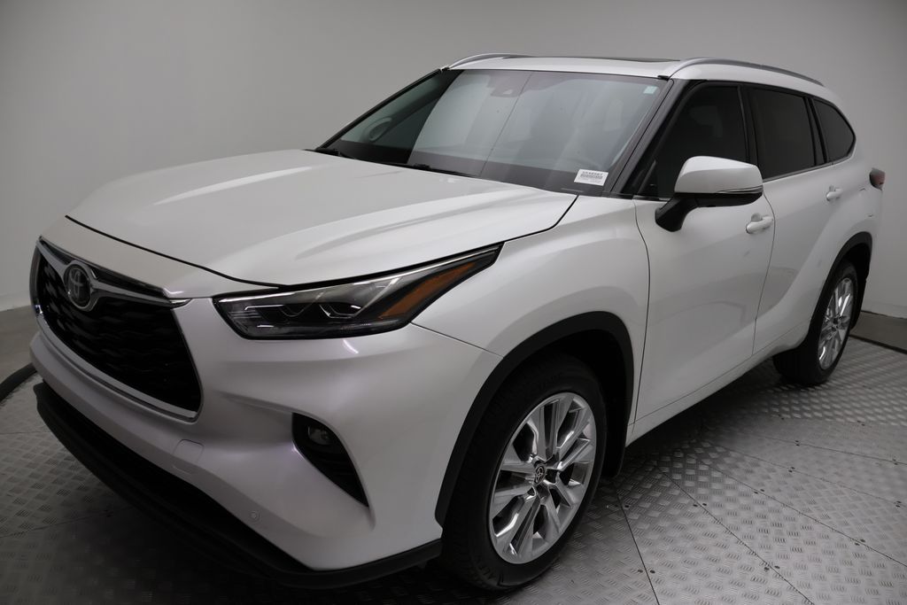 Thumbnail: 2024 Toyota Highlander - 2
