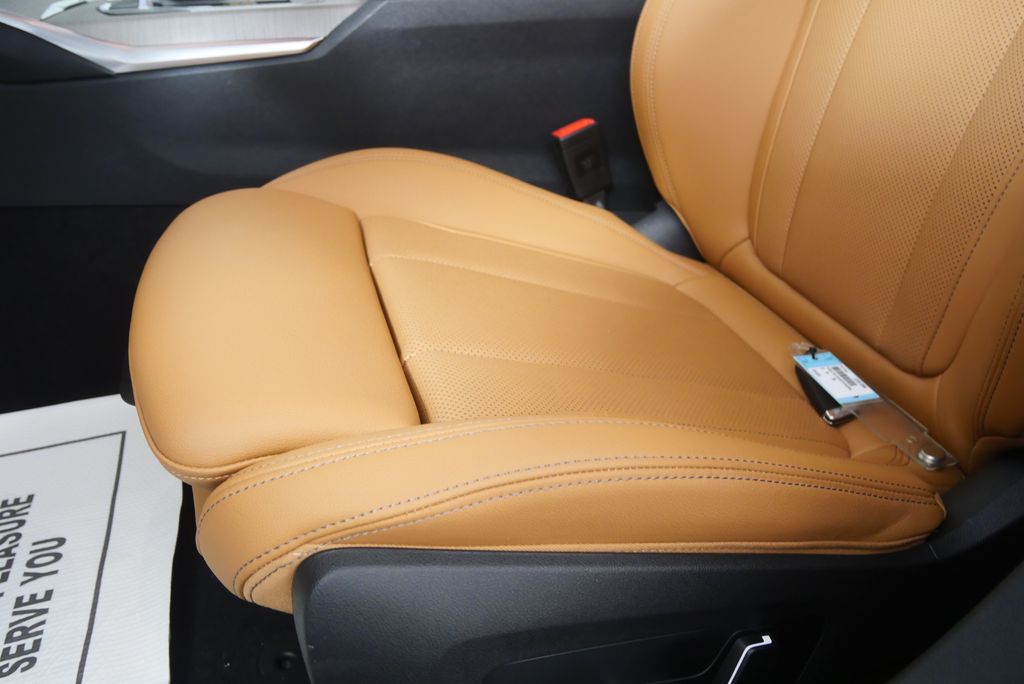 Thumbnail: 2025 BMW 3 Series - 9