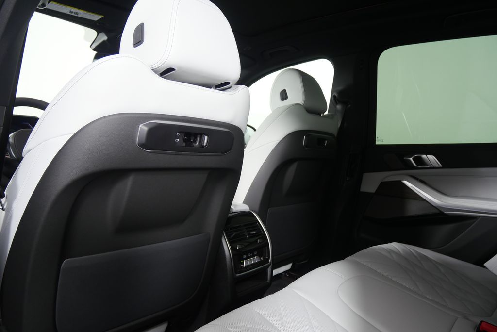 Thumbnail: 2026 BMW X5 - 17