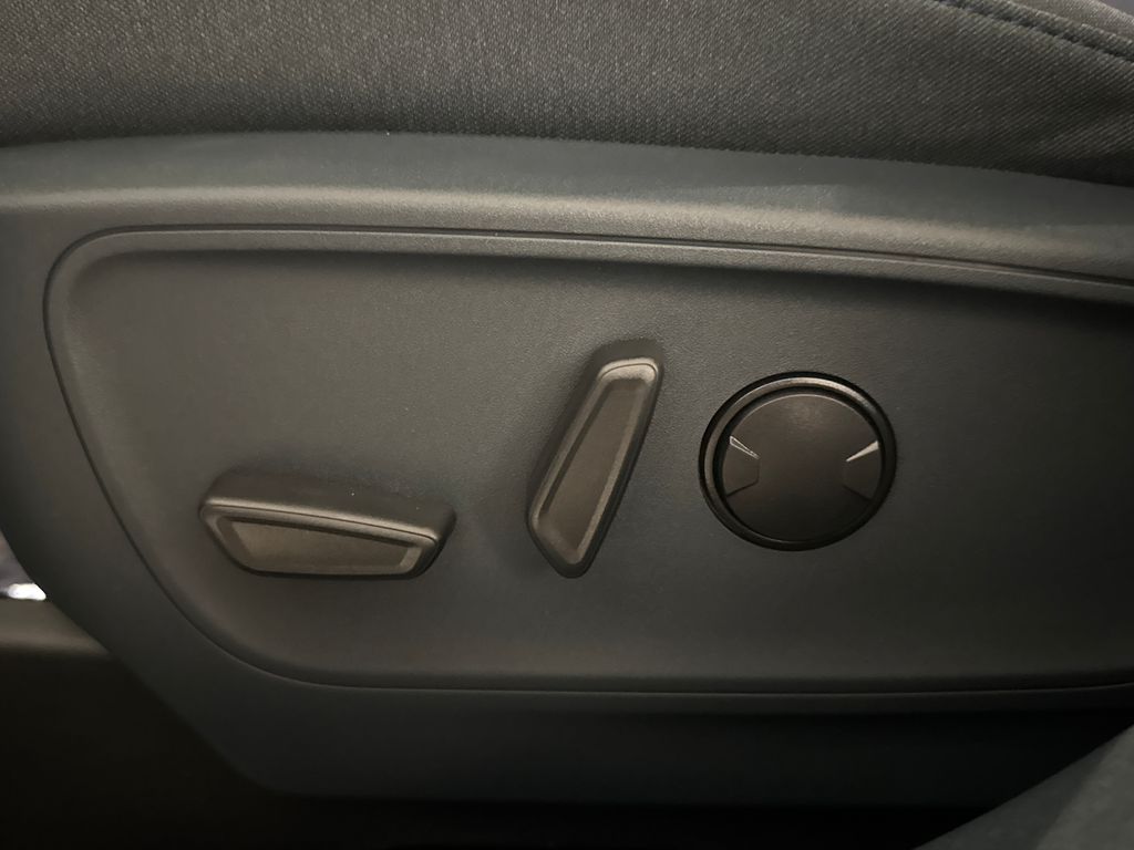 New 2026 Gray Ford XLT image 26