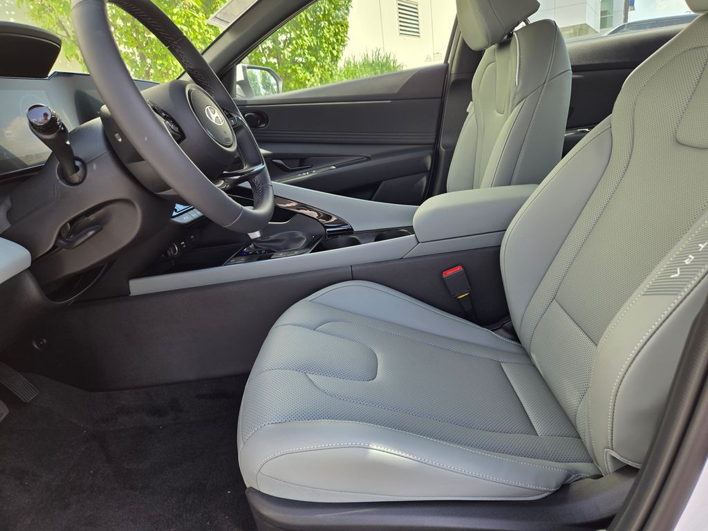 Thumbnail: 2025 Hyundai Elantra - 16