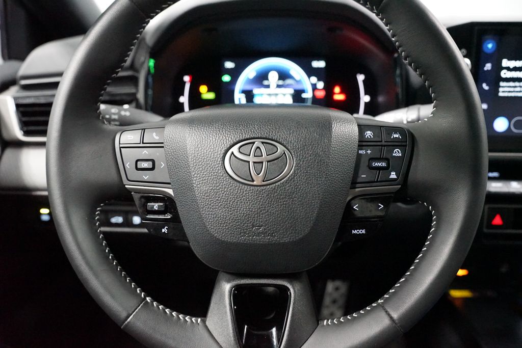 Thumbnail: 2025 Toyota Camry - 12