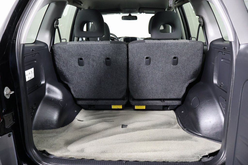 Thumbnail: 2005 Toyota RAV4 - 14