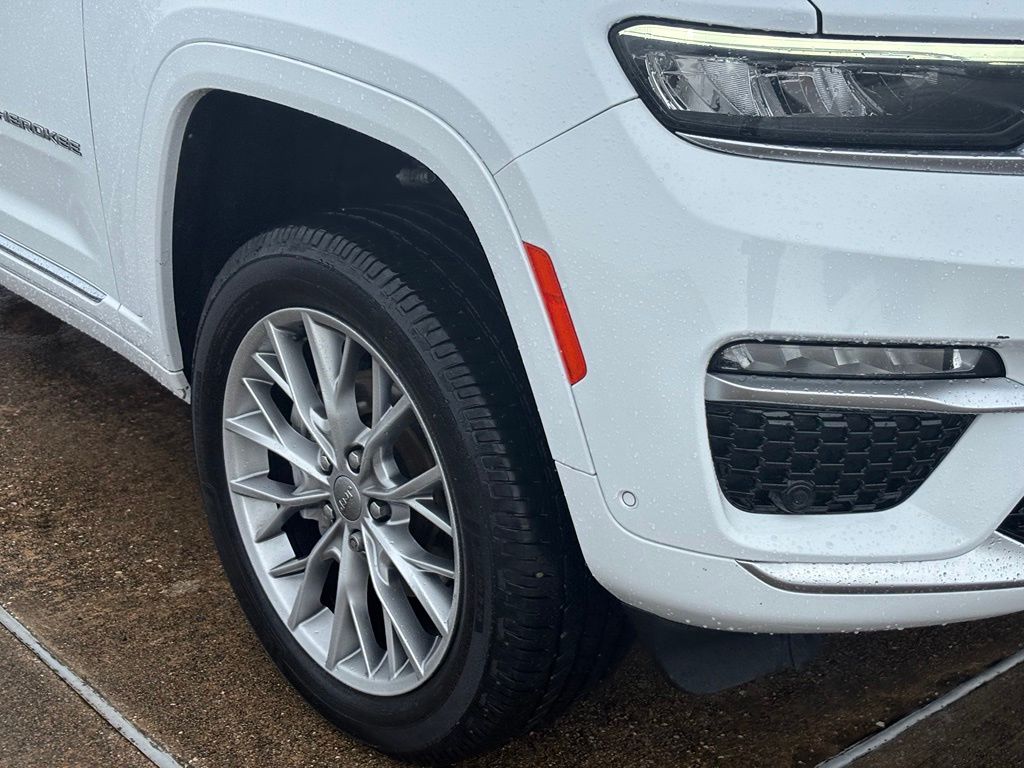 2023 Jeep Grand Cherokee Summit White at Bayway Cadillac Southwest
