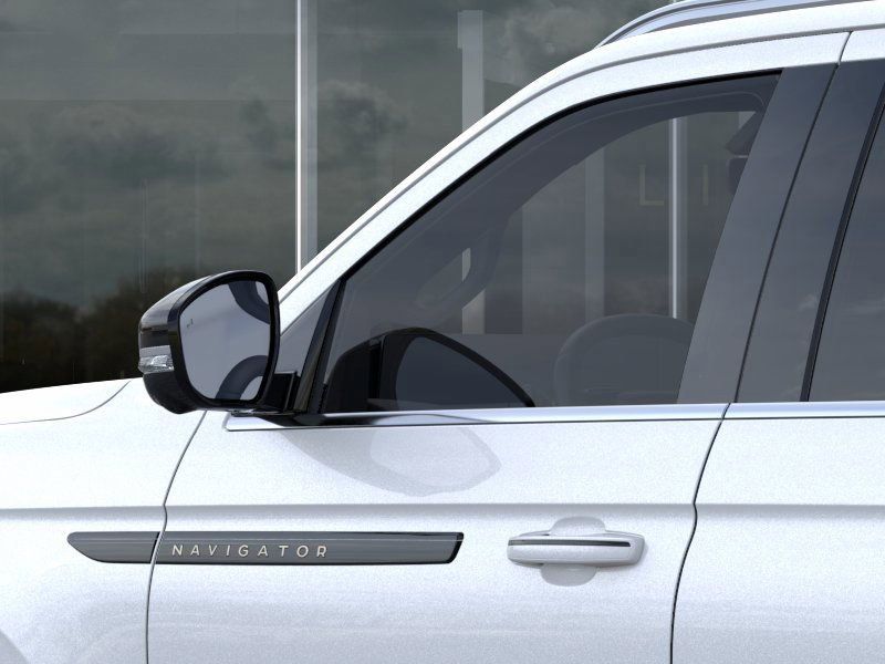 Thumbnail: 2025 Lincoln Navigator L - 20